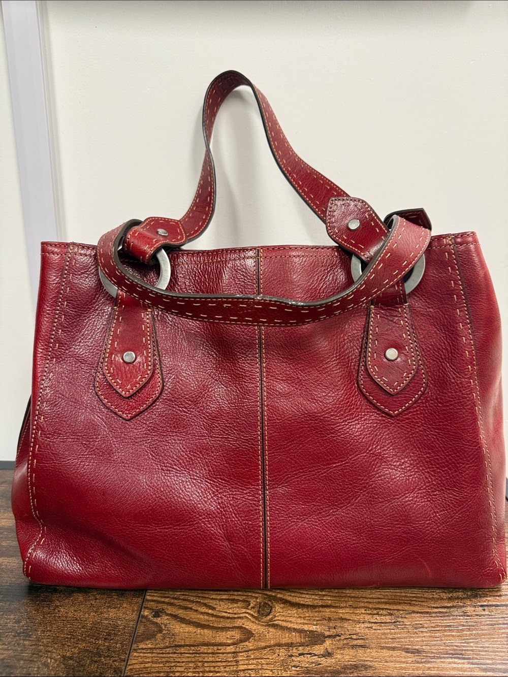 Fossil- Women's Red Leather Shoulder Tote Bag - Picture 5 of 12